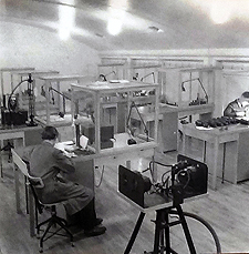 Kontroll av kursgyro och svngindikator 1947
