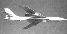 En typ av Bombflygplan, Tu-16 BADGER som skulle bekmpas med J35A