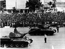 Sovjetisk pansar på Havannas gator