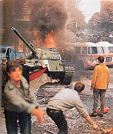 Prag 1968. Sten mot pansar